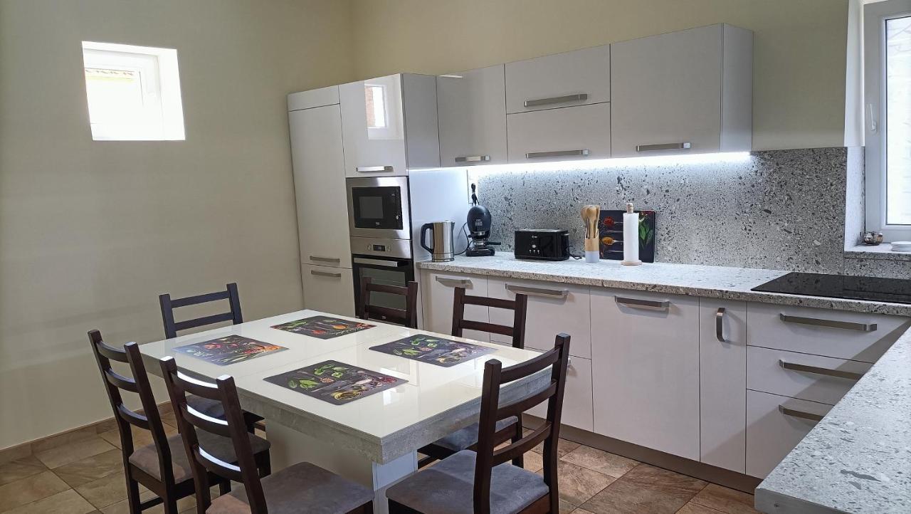 Zimmerferi Apartman Keszthely Apartamento Exterior foto
